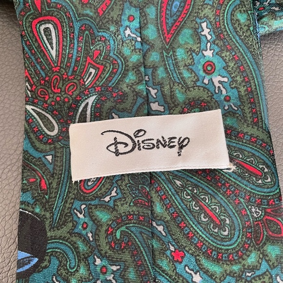 Mickey & Minnie Tie - Picture 2 of 3